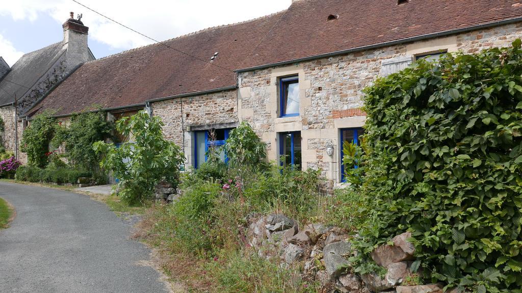 Bed and Breakfast La Cage Aux Oiseaux La Lande-de-Goult Zewnętrze zdjęcie