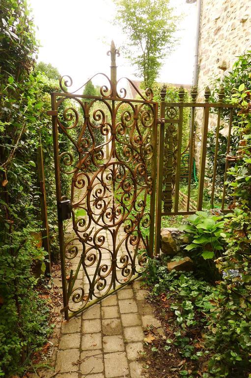 Bed and Breakfast La Cage Aux Oiseaux La Lande-de-Goult Zewnętrze zdjęcie