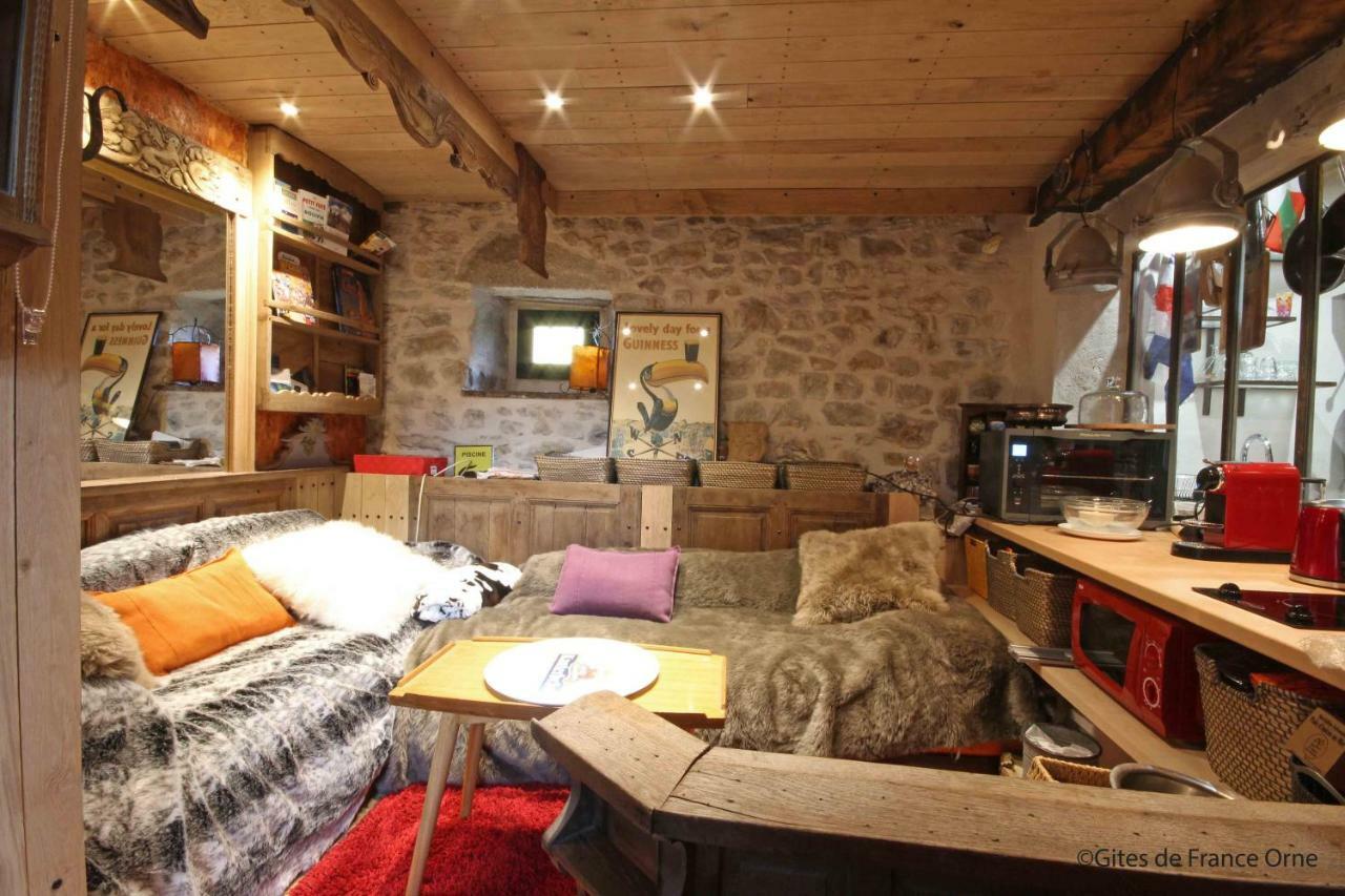 Bed and Breakfast La Cage Aux Oiseaux La Lande-de-Goult Zewnętrze zdjęcie